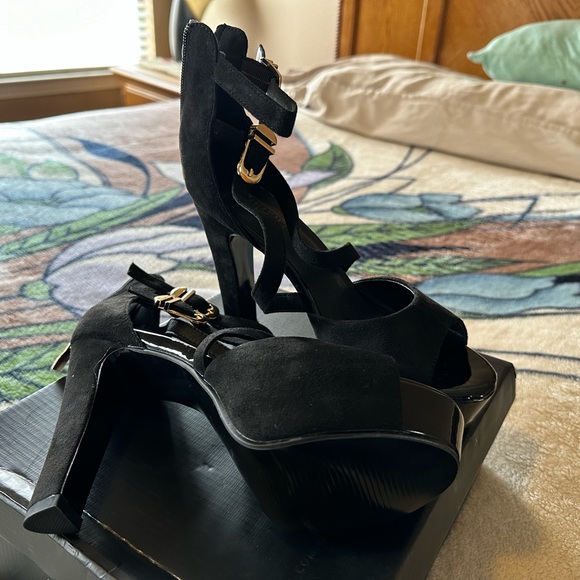 Formal platform heels - Picture 2 of 3